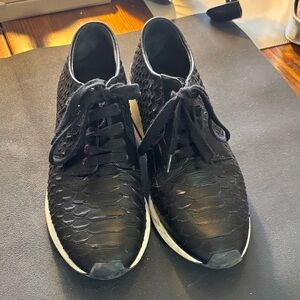 Vionic | Black Textured sneakers shoes 7M 7 M